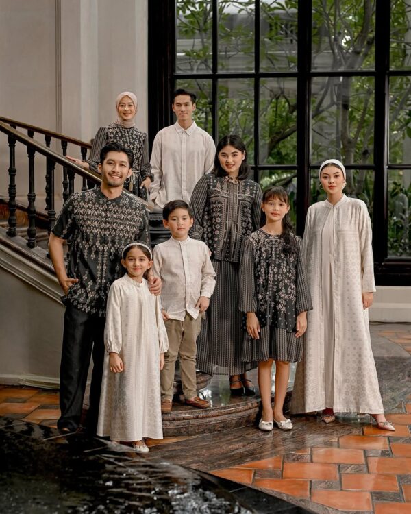 Alankara Series Sand,Geulis X Tasya Farasya’s Family
