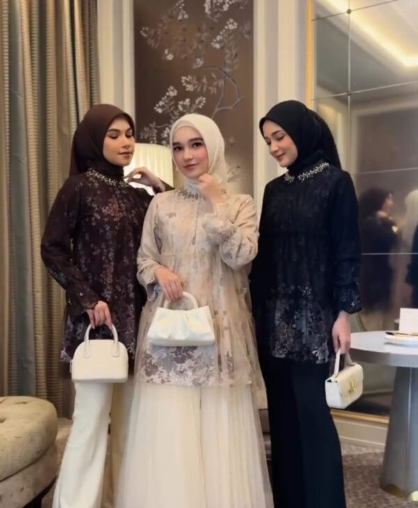 Lolina Famset Blouse