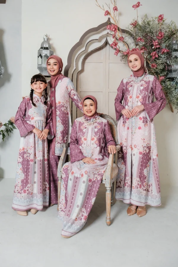 Raudhah Dress in Mulberry