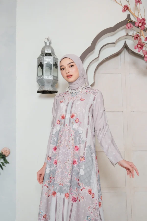 Raudhah Dress in Whisper Grey